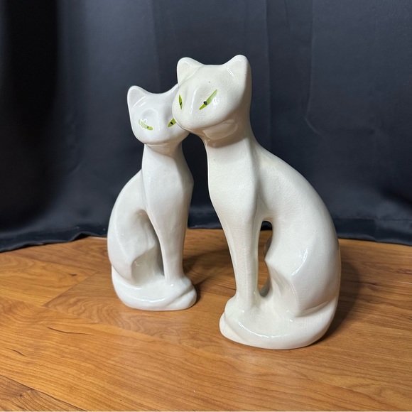 Vintage Mid Century White Ceramic Cat Figurines Green Eyes Pair Couple Statues - Picture 8 of 11